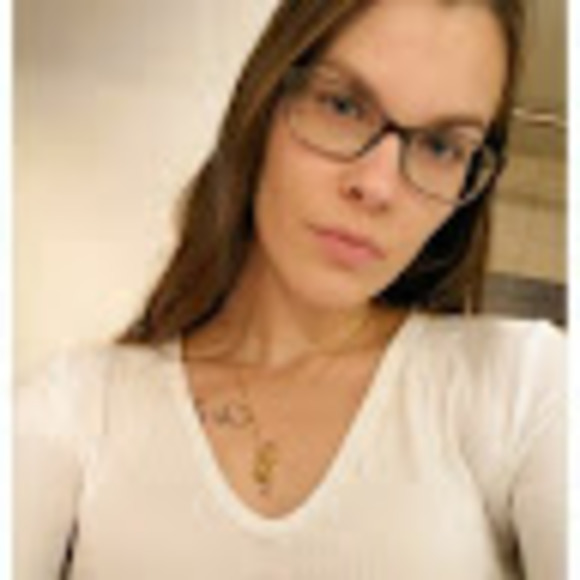 Meet your Posher, Isabelle - Picture 1 of 1